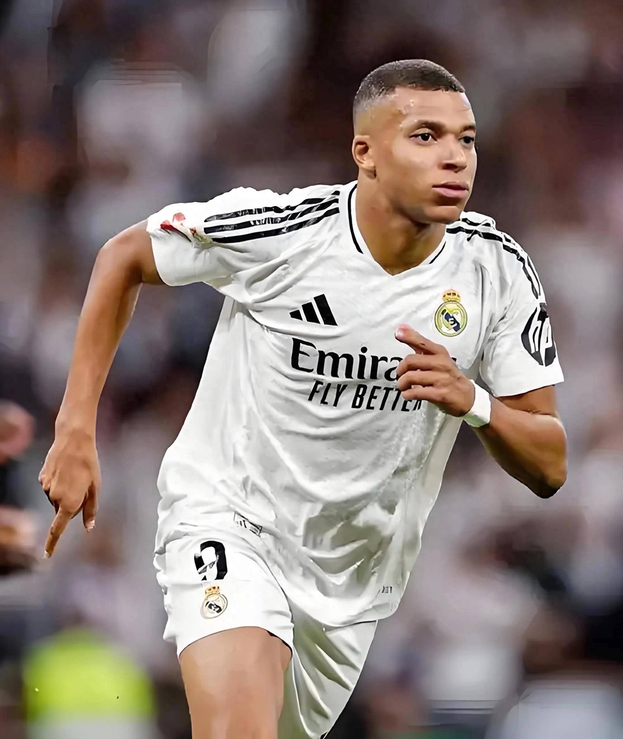 姆伯莫&阿马德：我们有一群优秀的球员，希望几年后英超夺冠（姆伯莫与阿马德：阵容人才济济，力争数年内问鼎英超）