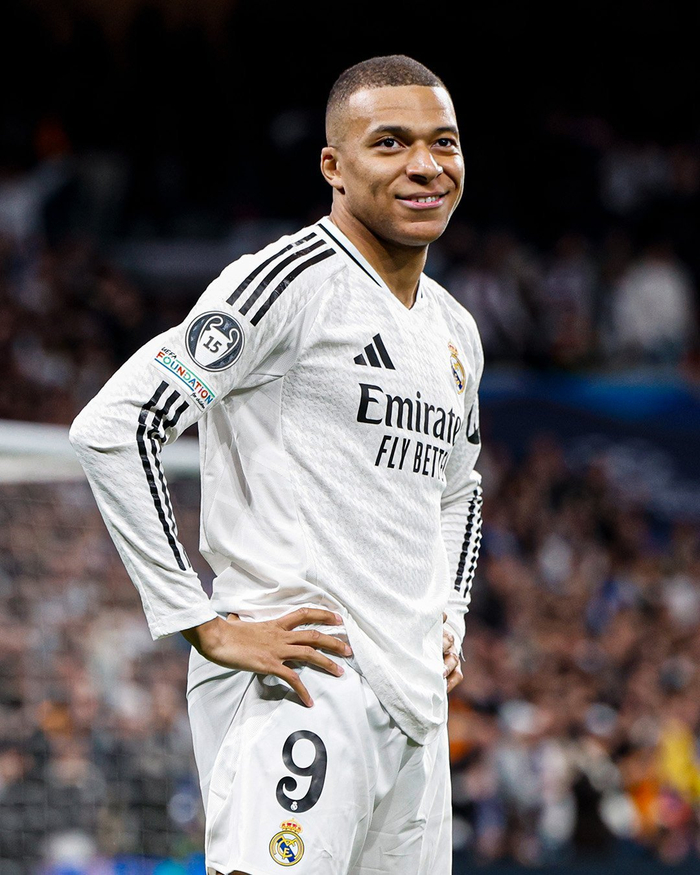 多特vs勒沃库森：阿德耶米领衔，小贝林厄姆、丘库埃梅卡出战（多特迎战勒沃库森：阿德耶米坐镇，小贝林厄姆与丘库埃梅卡登场）