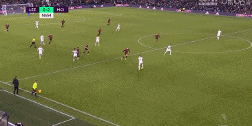 卡洛斯-奥古斯托：踢右路我也感觉良好，球队始终是第一位的（卡洛斯-奥古斯托：我踢右路也很舒服，球队利益至上）