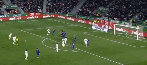 官方：受大雾影响，巴萨前往客场的航班将延迟一个小时起飞（官方通报：大雾导致巴萨客场航班起飞延迟1小时）