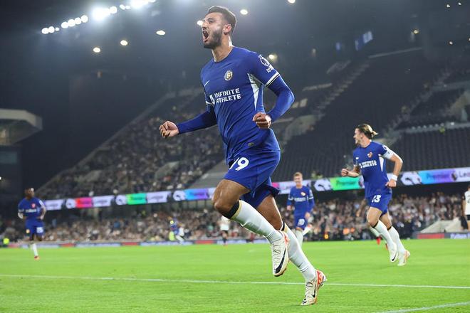 皇马曼联拜仁等豪门争夺里尔18岁中场布阿迪，转会费6000万欧（皇马、曼联、拜仁等欧洲豪门竞逐里尔18岁中场新星布阿迪，标价6000万欧元）