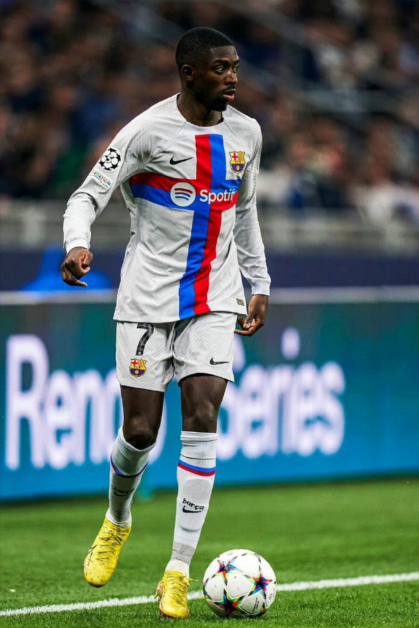 世体：拉波尔塔未回应老佛爷言论，与切尔西管理层共进晚餐（世体：拉波尔塔未置评弗洛伦蒂诺言论，已与切尔西高层共进晚餐）