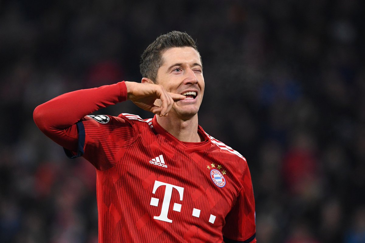 你们猜猜巴扎黑最喜欢带哪顶帽子？（猜猜看，巴扎黑最钟爱哪顶帽子？）