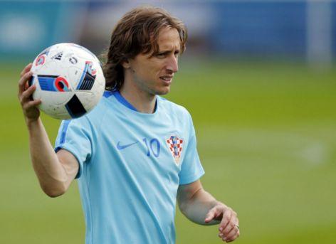 罗马诺：国米仍有意科内，但除非报价非同寻常否则罗马不卖（罗马诺：国米仍追科内，除非天价，罗马不放人）