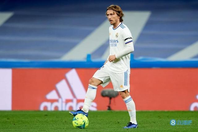 门兴格拉德巴赫4-0大胜圣保利，哈里斯-塔巴科维奇梅开二度，弗劳洛破门（门兴格拉德巴赫4-0横扫圣保利：哈里斯-塔巴科维奇双响，弗劳洛建功）