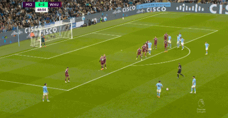 传奇怒喷萨拉赫：耻辱！1年2次开炮，难比梅罗+是利物浦成就了他（名宿痛斥萨拉赫：耻辱！一年两次开炮，难与梅罗比肩，是利物浦成就了他）